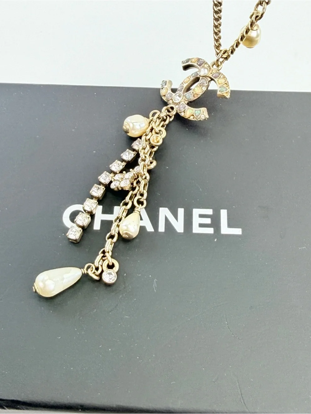 Chanel Classic Gold CC Iridescent Bead Pearl Dangle Chain Necklace